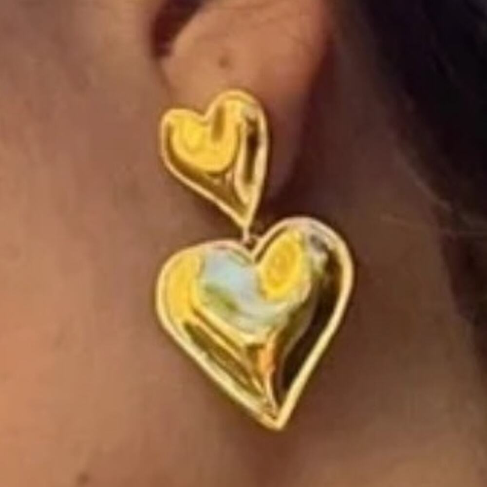 ANTHROPOLOGIE NWOT Gold Statement Lightweight Double Heart Cupid Earrings